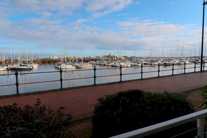 2 Bedroom Flat To Rent In Ty Gwendollen, Marconi Avenue, Penarth, CF64