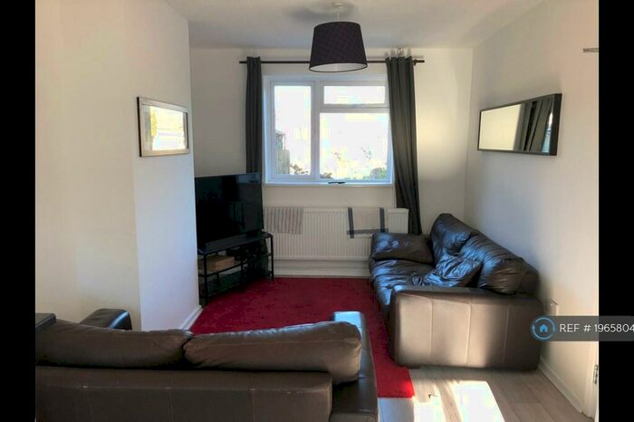 6 Bedroom Semi-Detached House To Rent In Haycombe Drive, Bath, BA2