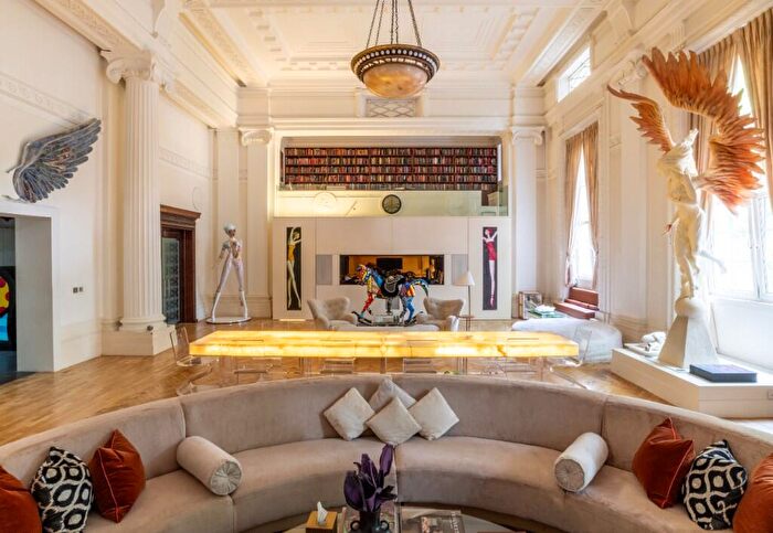 4 Bedroom Apartment To Rent In Rosebery Avenue, London, EC1R