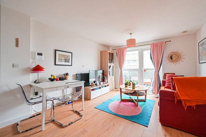 1 Bedroom Flat For Sale In Murray Grove, Hoxton, London, N1