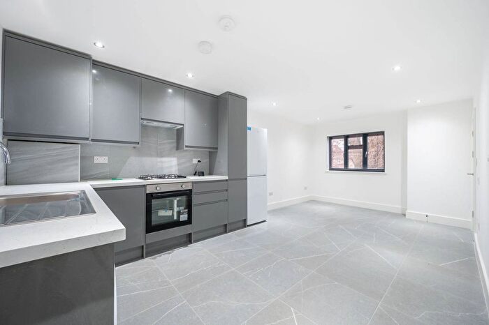 3 Bedroom Flat To Rent In Douglas Avenue, Wembley, HA0