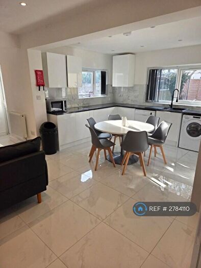 6 Bedroom Semi-Detached House To Rent In Shelley Road, Oxford, OX4