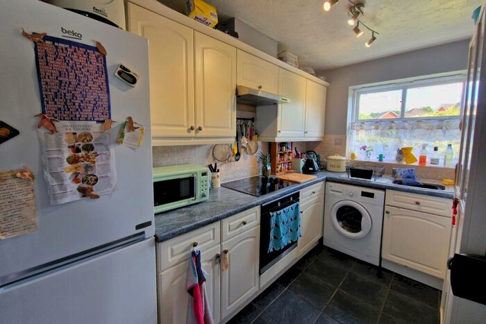 2 Bedroom Flat For Sale In Cody Close, Ash Vale, Surrey, GU12