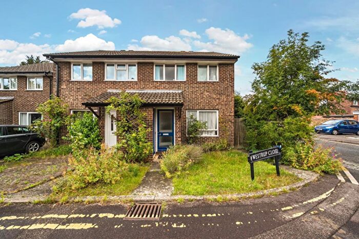 3 Bedroom Semi-Detached House For Sale In Marston, Oxford, OX3