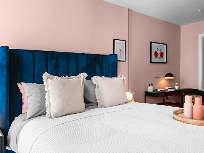 2 Bedroom Apartment To Rent In The Mercian, Broad Street, B15