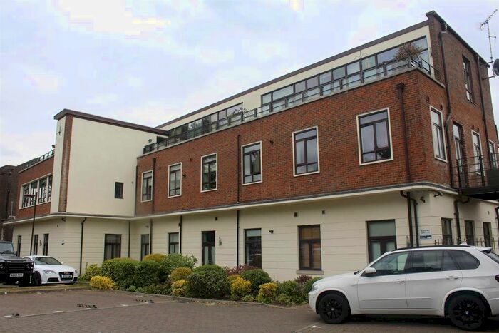 2 Bedroom Flat To Rent In High Road, London, E18