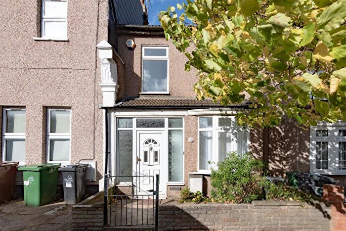 2 Bedroom Terraced House For Sale In Havant Road, Walthamstow, E17