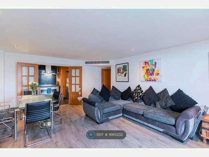 2 Bedroom Flat To Rent In Harbour Reach, London, SW6