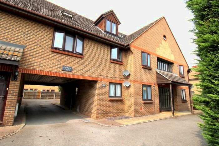 1 Bedroom Flat To Rent In Farm Road, Esher, KT10
