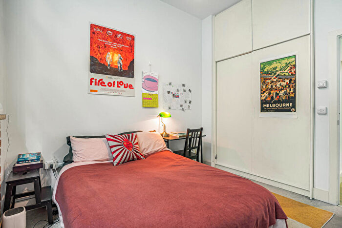 2 Bedroom Apartment For Sale In Chatham Place, London, E9 - Photo 8