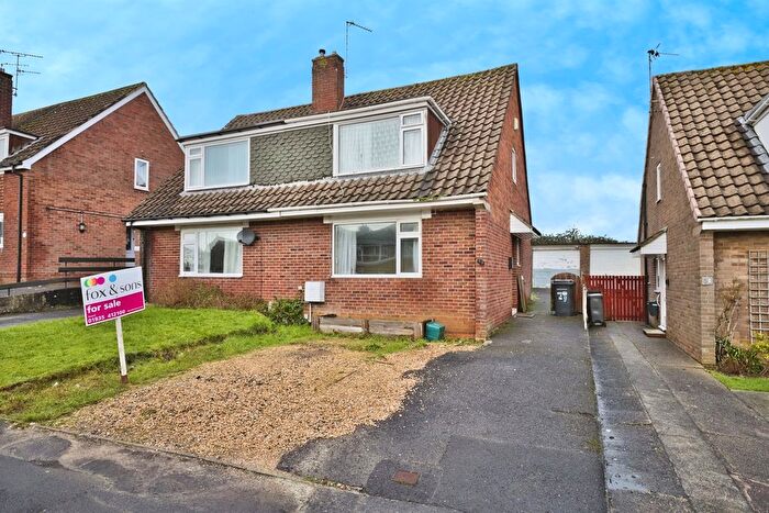 3 Bedroom Semi Detached House For Sale In St. Marys Crescent, Yeovil, BA21