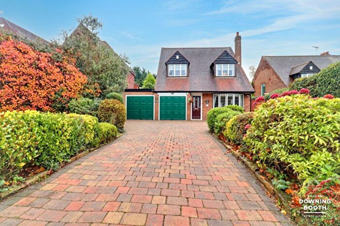 3 Bedroom Detached House For Sale In Sutton Road, Walsall, WS5