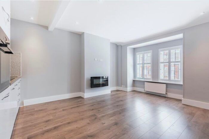 2 Bedroom Property To Rent In Buckhurst Avenue, Sevenoaks, TN13