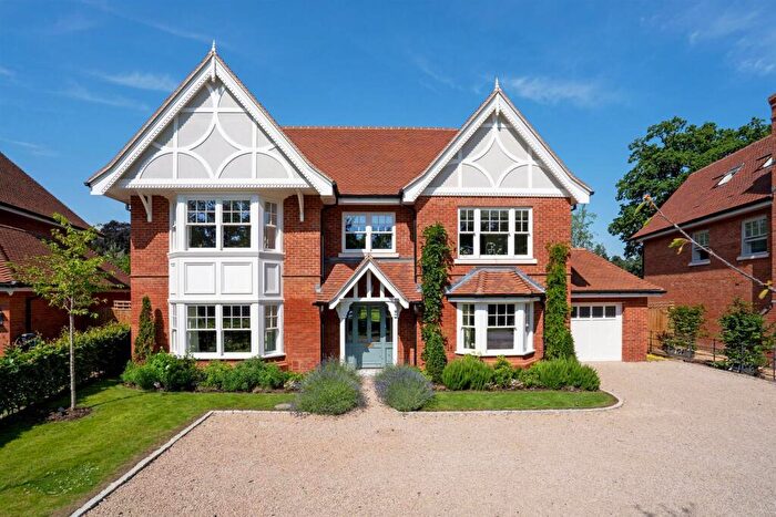 5 Bedroom Detached House For Sale In Hayes Grove, Shiplake, Henley-On-Thames, RG9