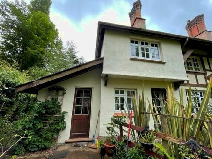 2 Bedroom Cottage To Rent In Bickleigh, Tiverton, EX16
