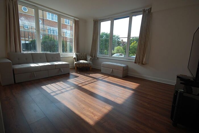 2 Bedroom Flat To Rent In Hartington Road, West Ealing, W13