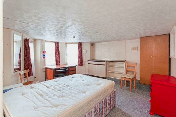 House To Rent In Pepys Road, London, SE14