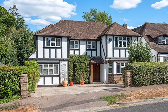 4 Bedroom Detached House For Sale In Holly Hill Drive, Banstead, SM7