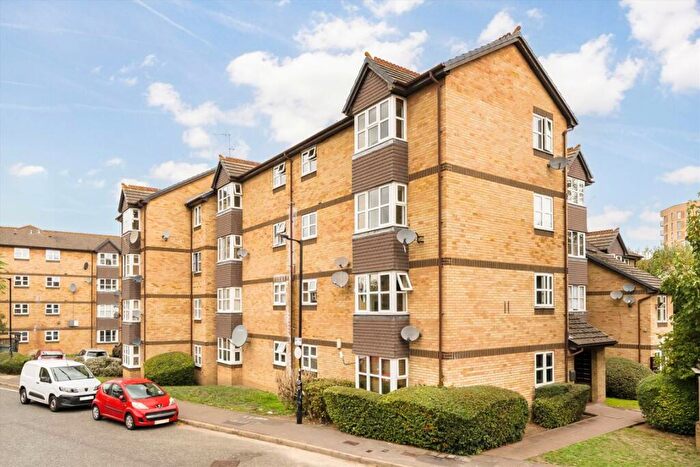 1 Bedroom Flat To Rent In Stubbs Drive, London, SE16