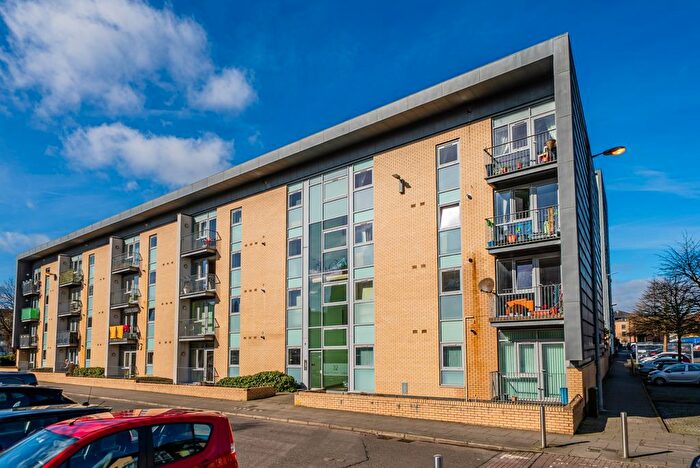 2 Bedroom Flat To Rent In Queen Elizabeth Gardens, Gorbals, Glasgow, G5