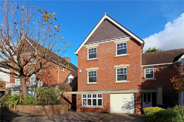 4 Bedroom Semi-Detached House To Rent In Raymond Road, London, SW19