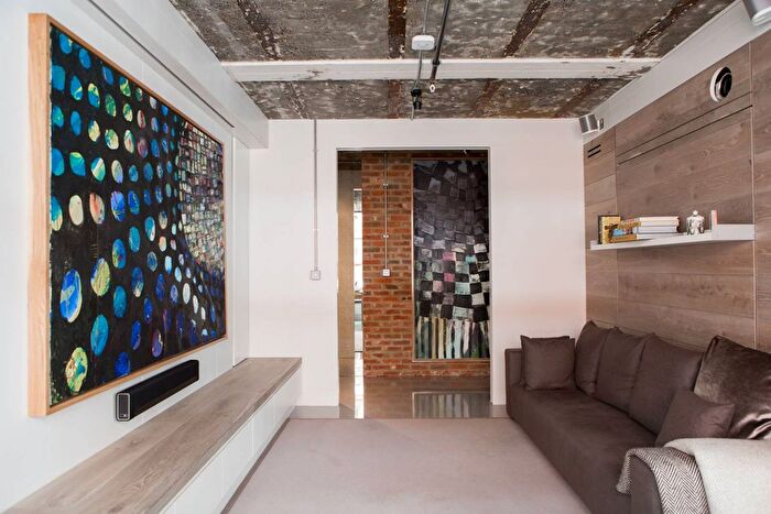 2 Bedroom Flat To Rent In Hoxton Square, Hoxton, London, N1