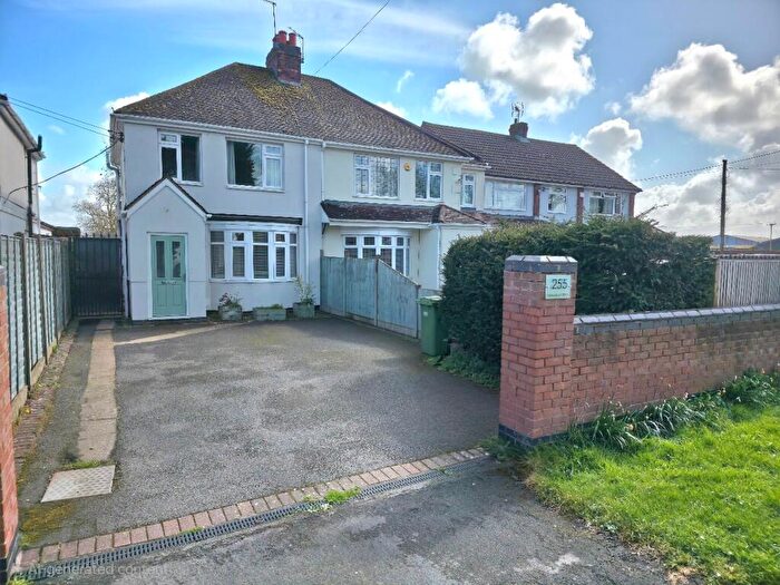 3 Bedroom Semi-Detached House For Sale In Nuneaton Road, Bulkington, Bedworth, Warwickshire, CV12