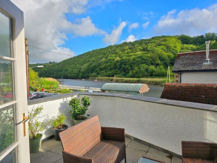 3 Bedroom Detached House For Sale In Commercial Road, Calstock, PL18