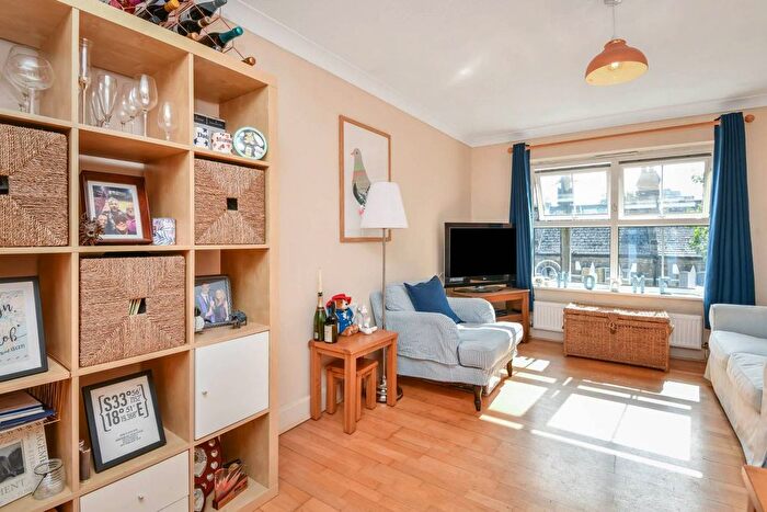 2 Bedroom Flat To Rent In Trafalgar Street, Elephant And Castle, SE17