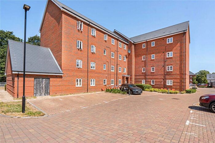 2 Bedroom Penthouse For Sale In Masterson Close, Wellesley, Aldershot, Hampshire, GU11
