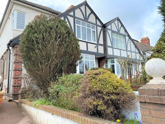 5 Bedroom Semi-Detached House To Rent In Frenchay Park Road, Bristol, BS16
