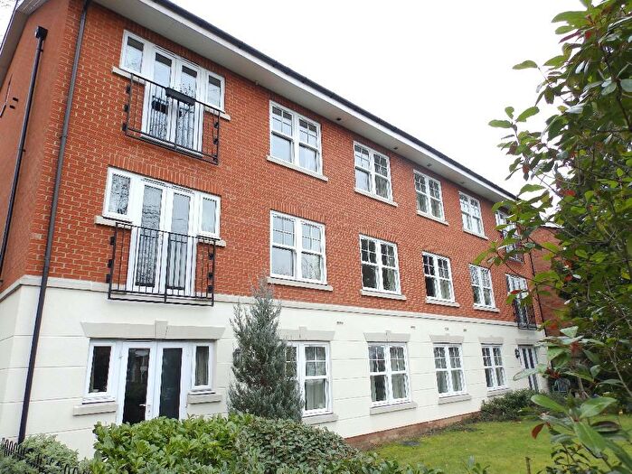 2 Bedroom Flat To Rent In Lovelace Road, Surbiton, KT6
