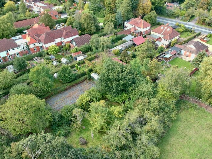 3 Bedroom Semi-Detached House For Sale In Nately Scures, Hook, RG27