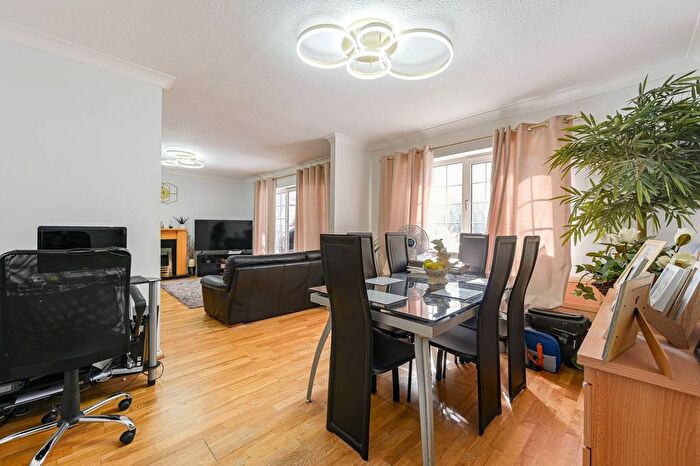 5 Bedroom Detached House For Sale In Alexandra Crescent, Bromley, BR1