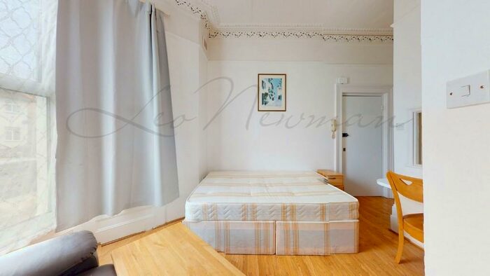 Studio To Rent In Sunny Gardens Road, London, NW4