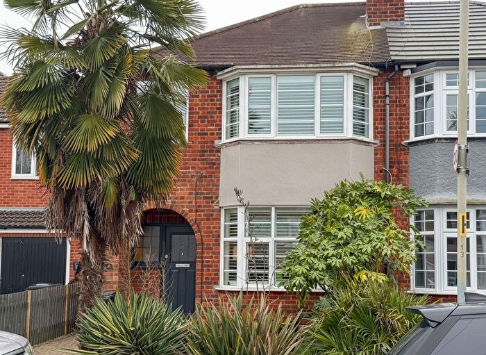 3 Bedroom Semi-Detached House For Sale In Holmfield Avenue, Leicester, LE2