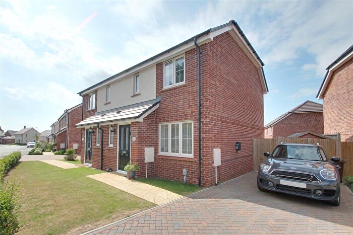 2 Bedroom Property To Rent In Avocet Drive, Angmering, BN16