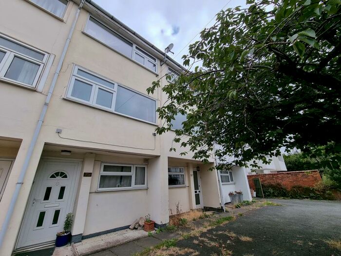 4 Bedroom End Of Terrace House To Rent In C Willes Road, Leamington Spa, CV31
