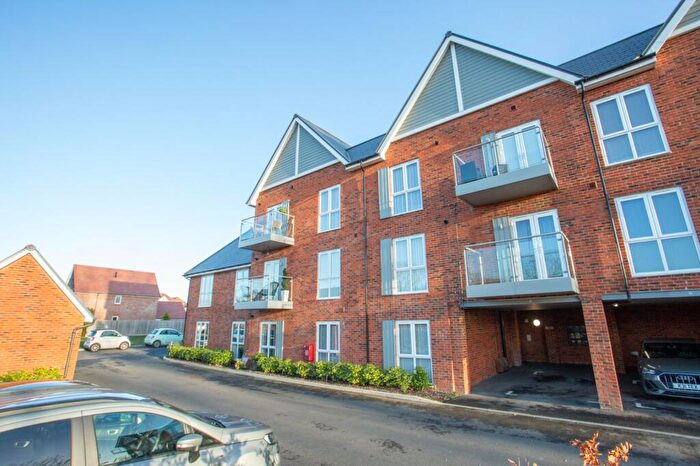 2 Bedroom Flat For Sale In Steel Close, Herne Bay, CT6