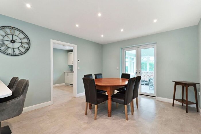 4 Bedroom Bungalow For Sale In Clehonger, Hereford, HR2