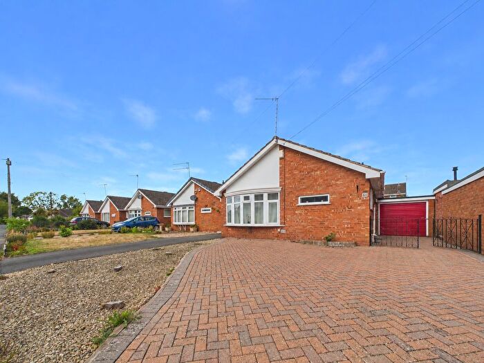2 Bedroom Bungalow For Sale In Columbia Drive, Worcester, Worcestershire, WR2