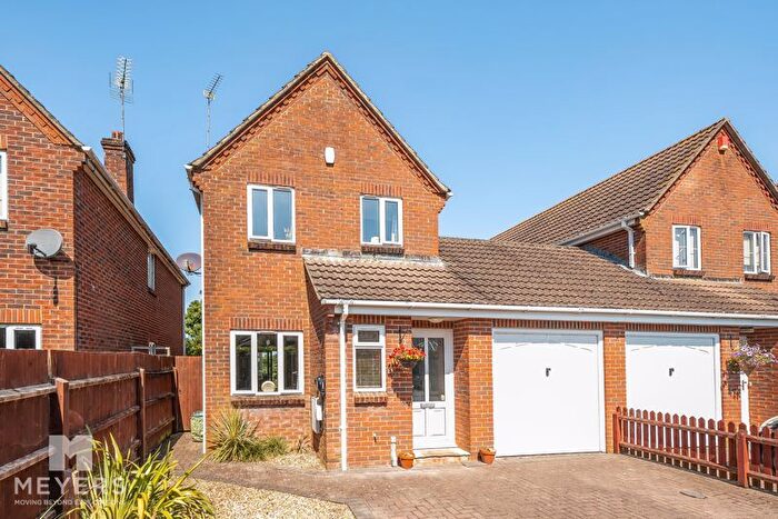 3 Bedroom Link Detached House For Sale In Charborough Way, Sturminster Marshall, BH21