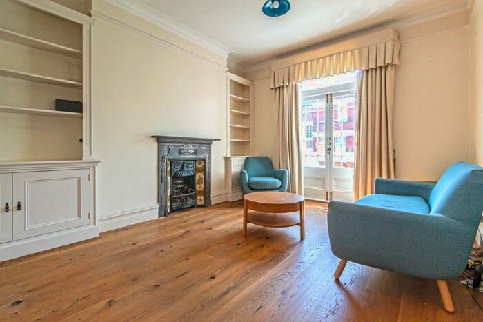 2 Bedroom Flat To Rent In Hamlet Gardens, London, W6