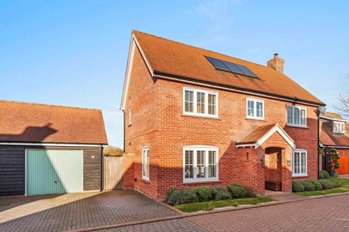4 Bedroom Detached House For Sale In Wayfarers End, Princes Risborough, HP27