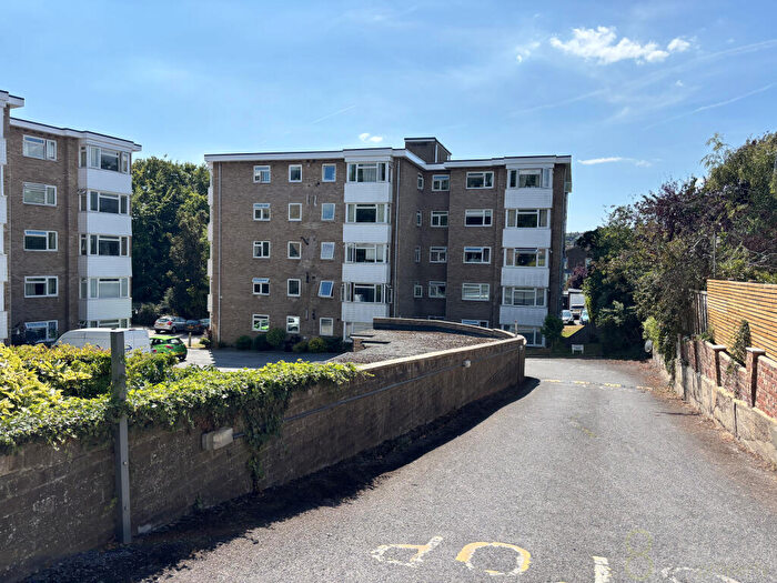 2 Bedroom Flat To Rent In Surrenden Lodge, Surrenden Road, Brighton, BN1