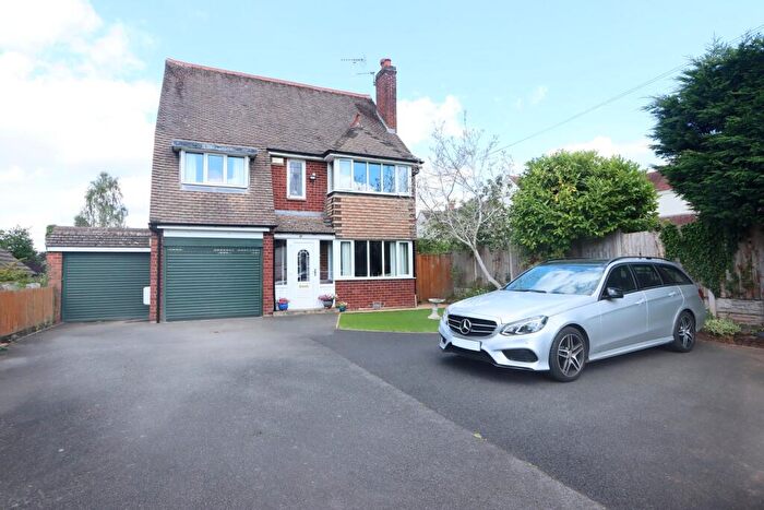 4 Bedroom Detached House For Sale In Newfield Road, Hagley, Stourbridge, DY9