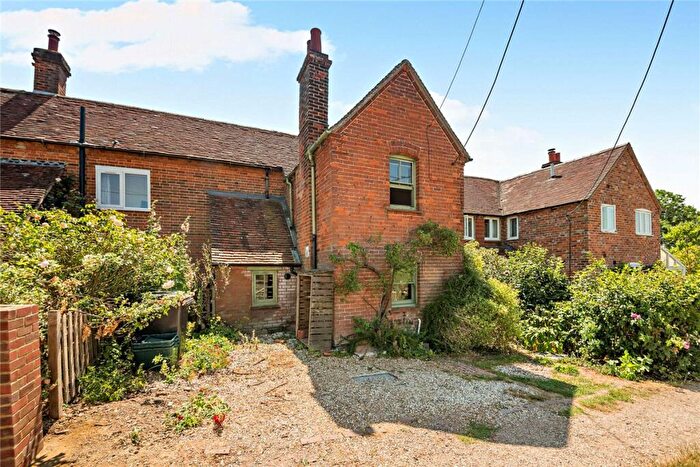 2 Bedroom Terraced House For Sale In Harts Hill Road, Thatcham, Berkshire, RG18