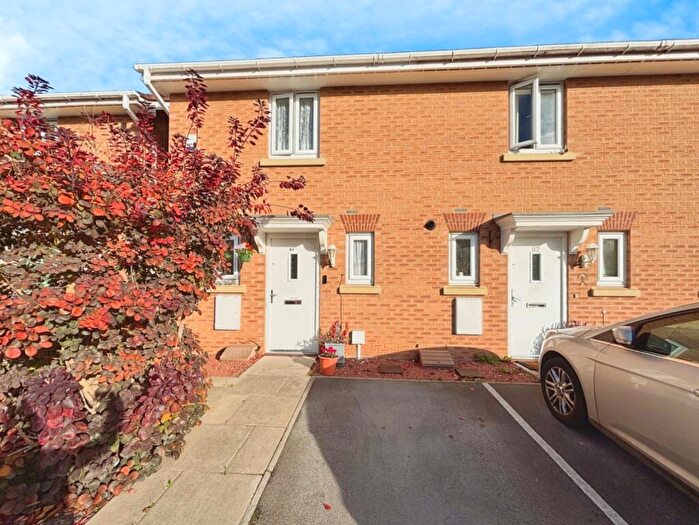 2 Bedroom End Of Terrace House For Sale In Sunningdale Way, Gainsborough, DN21