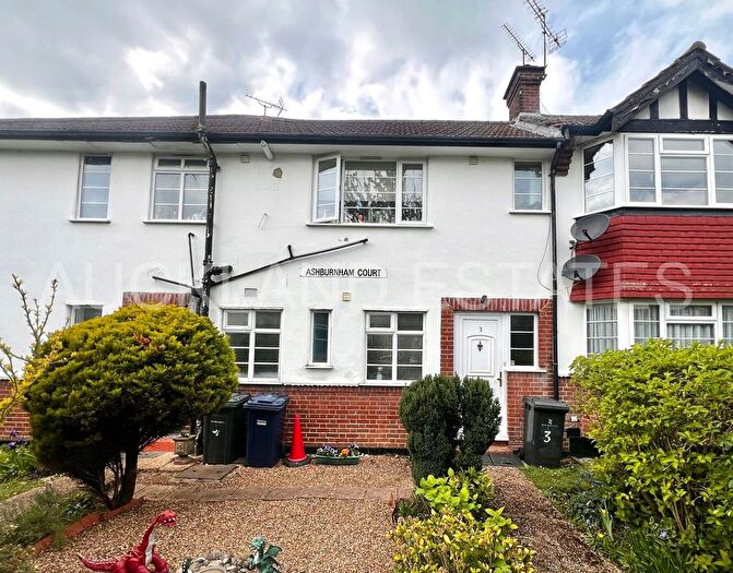 2 Bedroom Flat To Rent In Daws Lane, London, NW7