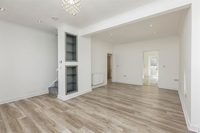 2 Bedroom Semi-detached House For Sale In Pentrechwyth Road, Pentrechwyth, Swansea, SA1